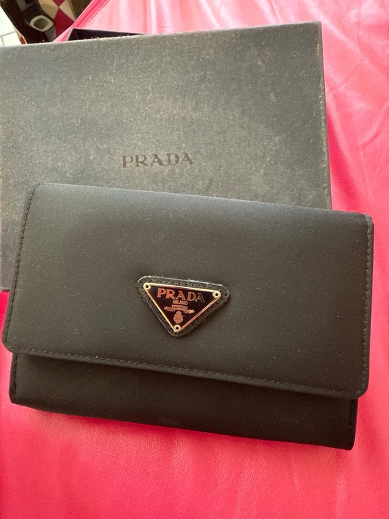 プラダ  （ブランドバッグ）の商品画像 - 査定依頼日：2025年8月14日 - 最高査定価格：15,000円