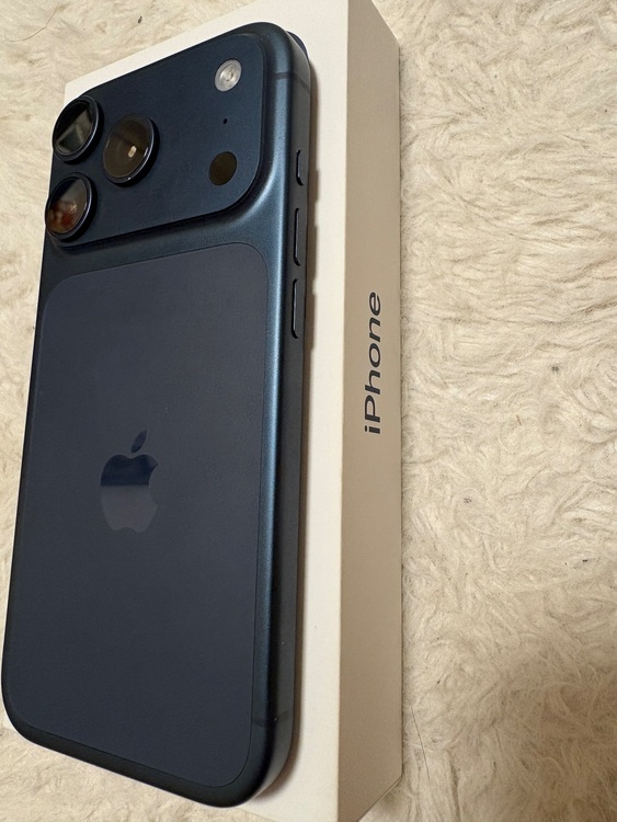 iPhone iPhone 17 Pro 256GB docomo（スマホ）の商品画像 - 査定依頼日：2026年9月22日 - 最高査定価格：151,000円