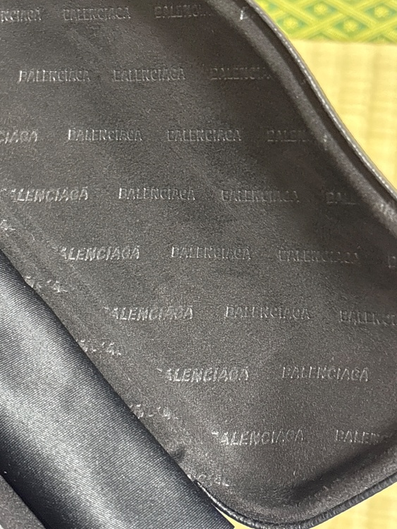 バレンシアガ  （ブランドバッグ）の商品画像 - 査定依頼日：2026年4月15日 - 最高査定価格：20,000円