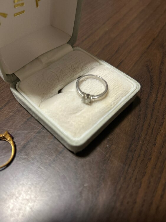 ダイヤモンド（金・貴金属）の商品画像 - 査定依頼日：2025年4月2日 - 最高査定価格：250,000円