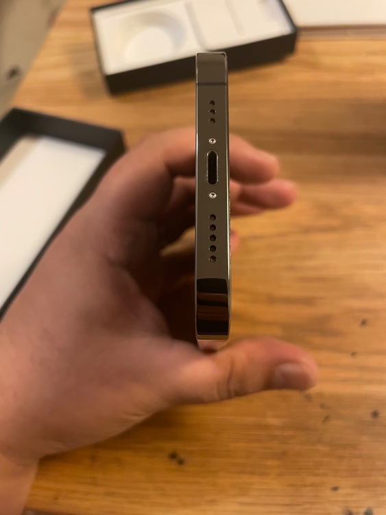 iPhone12Pro 256GB黒（スマホ）の商品画像 - 査定依頼日：2025年9月22日 - 最高査定価格：46,000円