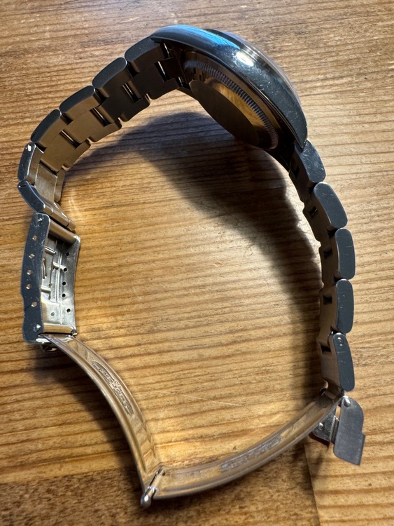 ロレックス エクスプローラー 11427（高級時計）の商品画像 - 査定依頼日：2025年11月9日 - 最高査定価格：950,000円