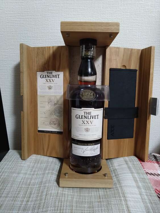 グレンリベット25年（お酒）の商品画像 - 査定依頼日：2025年3月22日 - 最高査定価格：45,000円