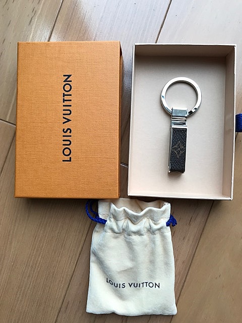 ルイヴィトン キーホルダー  ポルトクレ ステープルズ モノグラム　ブラウン（古着・ファッション）の商品画像 - 査定依頼日：2019年9月27日 - 最高査定価格：21,000円