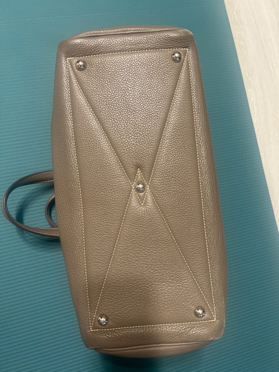 エルメス ヴィクトリア （ブランドバッグ）の商品画像 - 査定依頼日：2025年8月21日 - 最高査定価格：350,000円