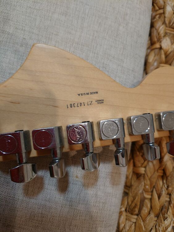 USA アメリカンデラックス　ストラスキャスト　2007（ピアノ・楽器・PA機材）の商品画像 - 査定依頼日：2025年10月16日 - 最高査定価格：110,000円