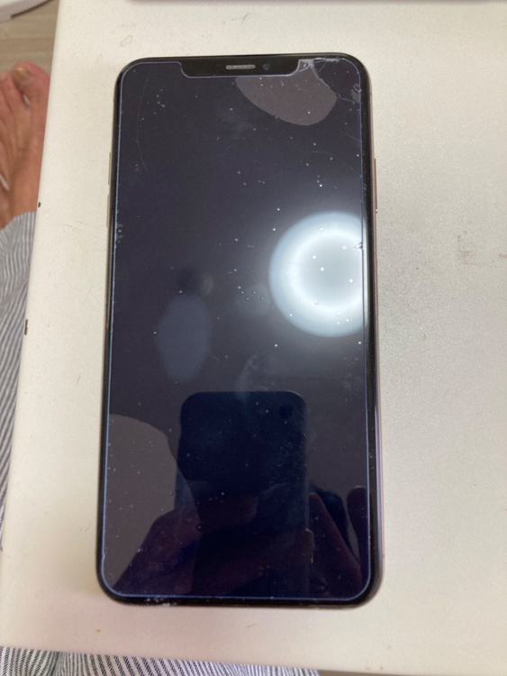 iPhone iPhone 13 Pro Max 256GB au（スマホ）の商品画像 - 査定依頼日：2026年9月15日 - 最高査定価格：37,000円