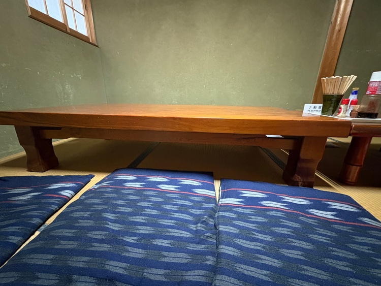 屋久杉テーブル（美術品・骨董品）の商品画像 - 査定依頼日：2026年5月9日 - 最高査定価格：55,000円