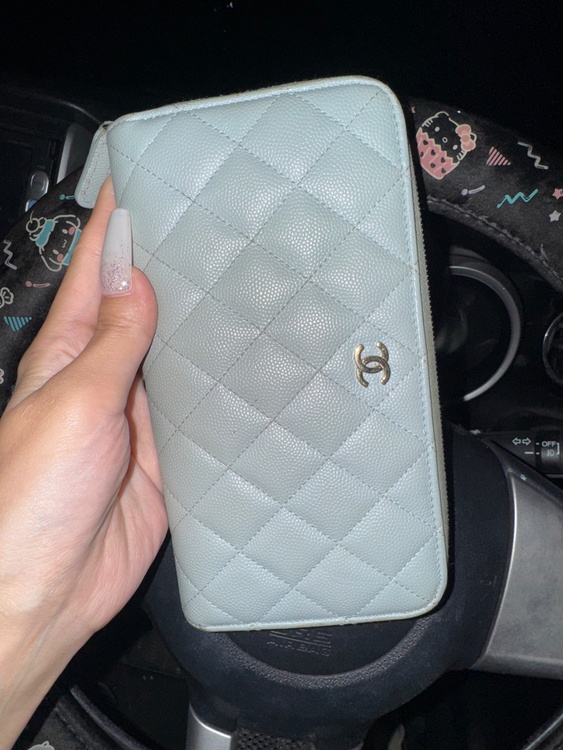 32281529（ブランド財布・小物）の商品画像 - 査定依頼日：2025年12月6日 - 最高査定価格：40,000円