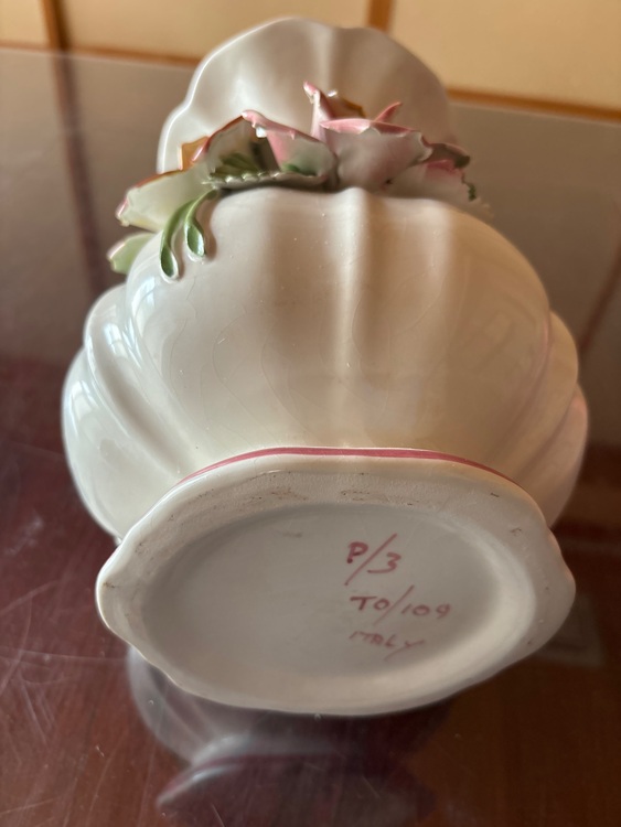 イタリア製『DEMAIN』の花瓶（食器）の商品画像 - 査定依頼日：2025年8月17日 - 最高査定価格：800円