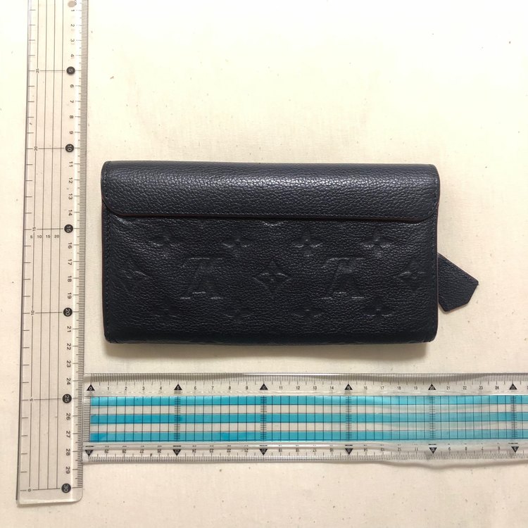 ポンヌフ（ブランド財布・小物）の商品画像 - 査定依頼日：2022年8月31日 - 最高査定価格：23,000円