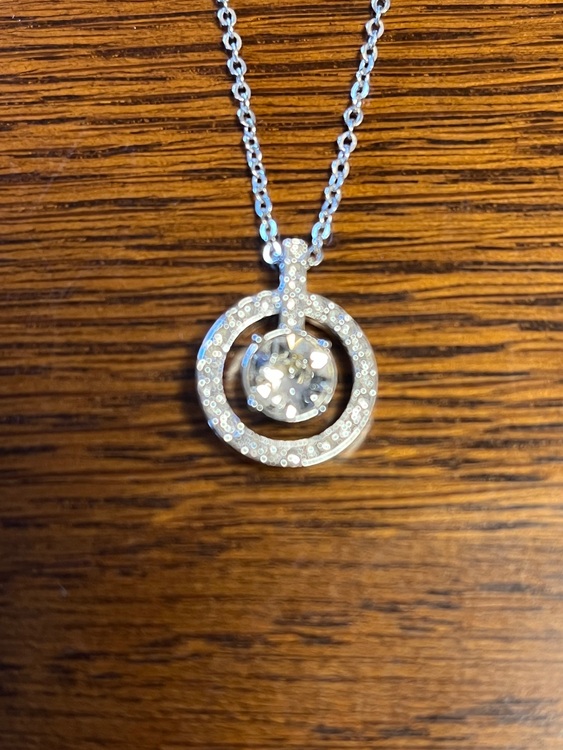 スワロフスキー（ブランド財布・小物）の商品画像 - 査定依頼日：2025年6月13日 - 最高査定価格：1,500円