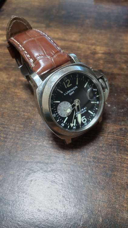 パネライ ルミノール gmt（高級時計）の商品画像 - 査定依頼日：2023年5月17日 - 最高査定価格：500,000円