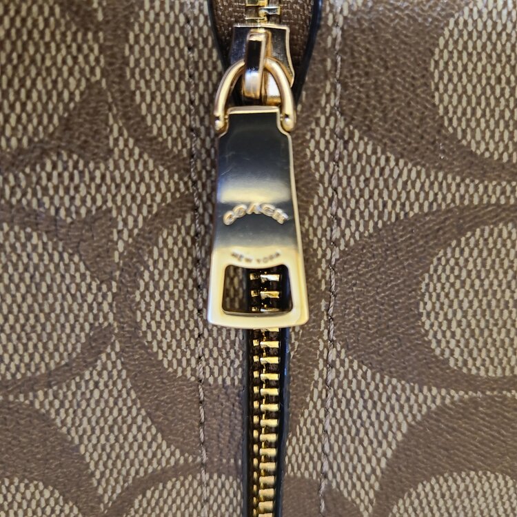 コーチ（ブランドバッグ）の商品画像 - 査定依頼日：2026年2月11日 - 最高査定価格：5,000円