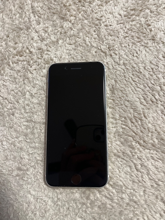 iPhoneSe（スマホ）の商品画像 - 査定依頼日：2025年12月24日 - 最高査定価格：16,000円