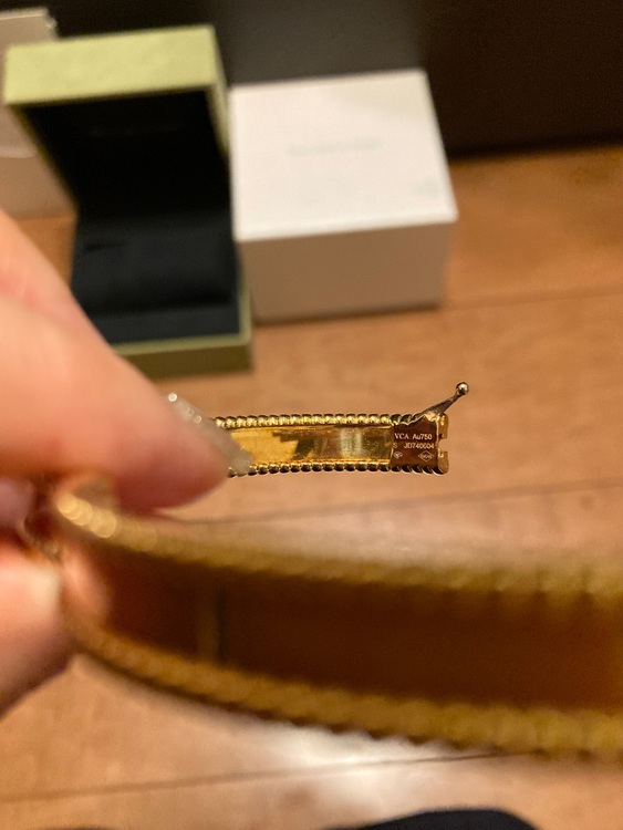 ヴァンクリーフアンドアーペル（金・貴金属）の商品画像 - 査定依頼日：2025年10月13日 - 最高査定価格：700,000円