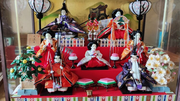 雛人形（美術品・骨董品）の商品画像 - 査定依頼日：2026年7月8日 - 最高査定価格：100,000円