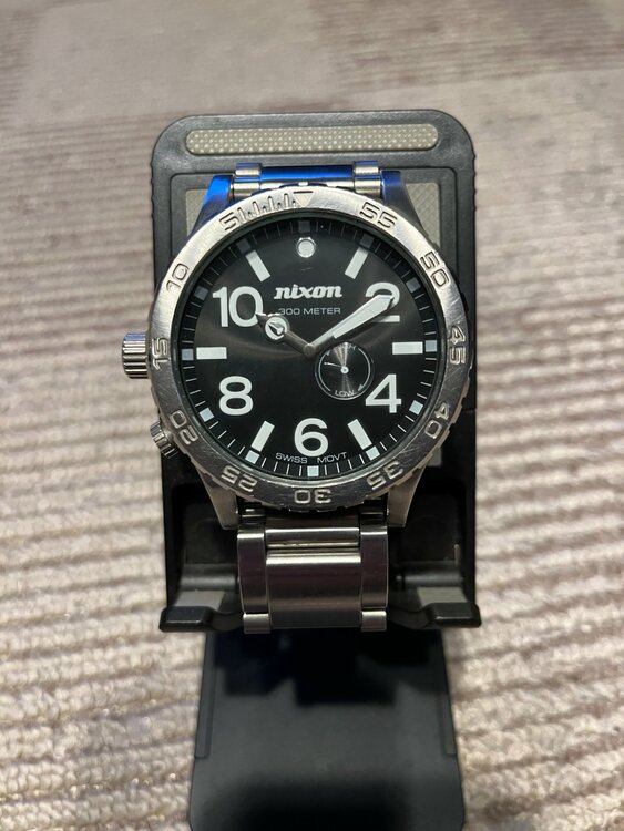NIXONクロノグラフ4点（高級時計）の商品画像 - 査定依頼日：2026年3月22日 - 最高査定価格：10,000円