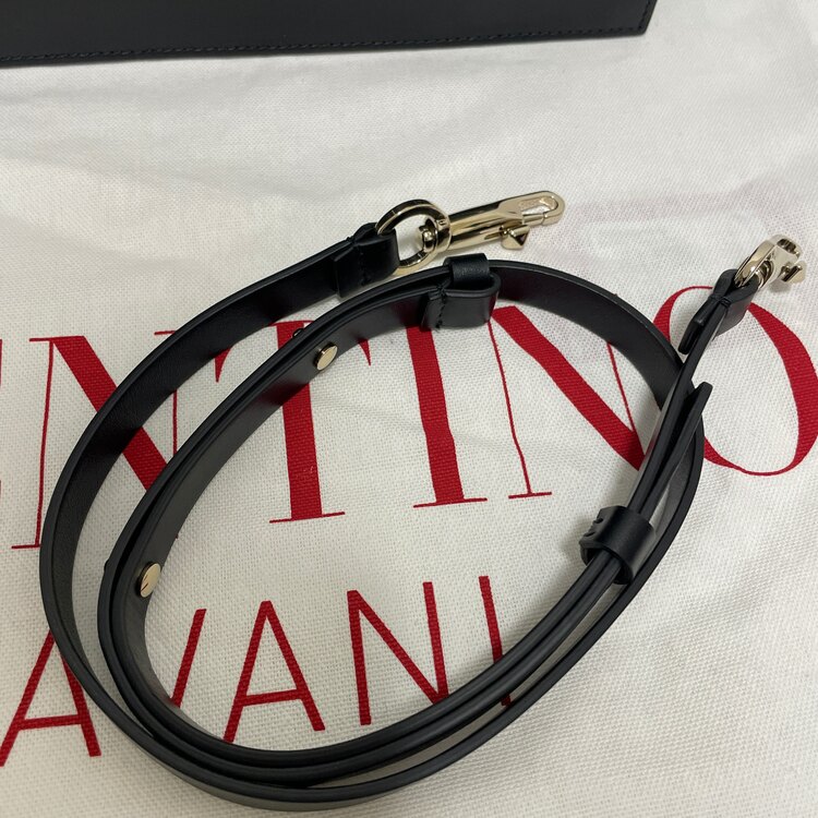 ジバンシィ  （ブランドバッグ）の商品画像 - 査定依頼日：2025年3月18日 - 最高査定価格：60,000円