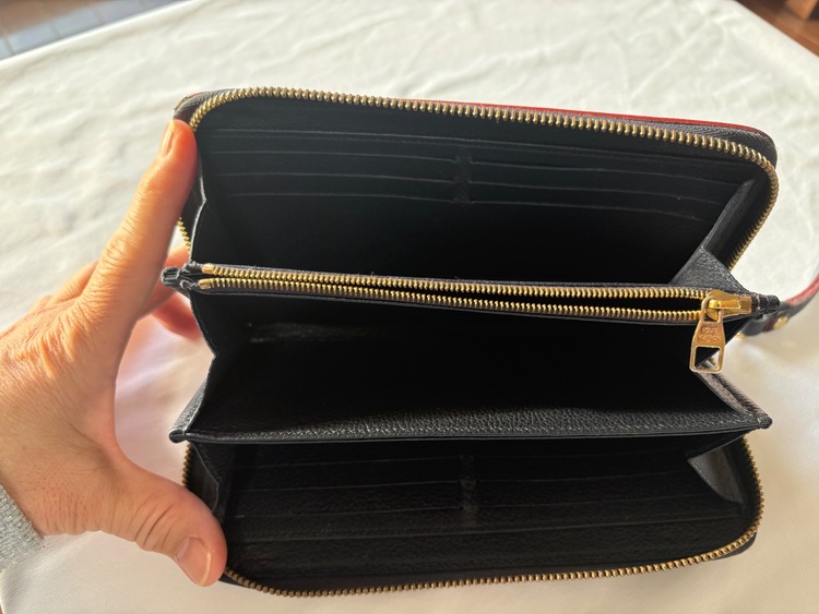 ジッピーウォレット（ブランド財布・小物）の商品画像 - 査定依頼日：2025年11月29日 - 最高査定価格：23,000円