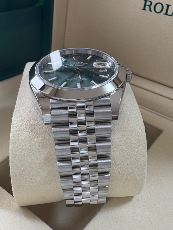 デイトジャスト41（高級時計）の商品画像 - 査定依頼日：2025年6月24日 - 最高査定価格：1,600,000円