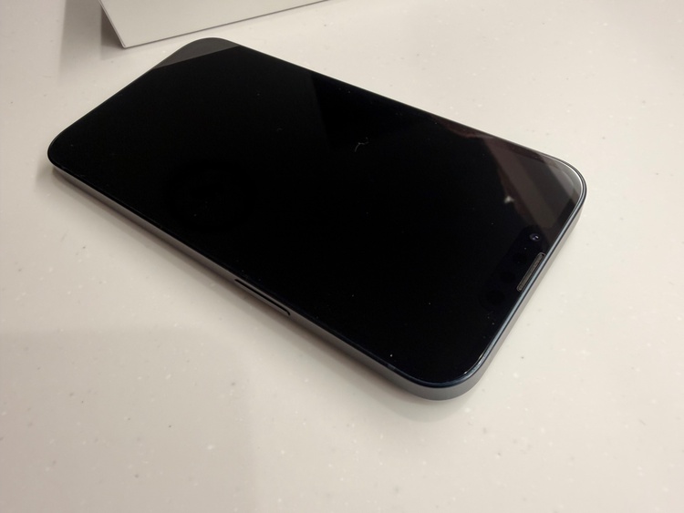iPhone13 黒 128GB（スマホ）の商品画像 - 査定依頼日：2026年8月29日 - 最高査定価格：40,000円