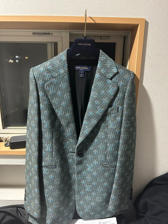 ルイヴィトン 19年 ウール テーラードジャケット 36 レディース グリーン （古着・ファッション）の商品画像 - 査定依頼日：2024年12月6日 - 最高査定価格：30,000円