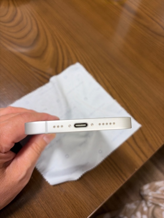 iPhone iPhone 16e 128GB SIMフリー（スマホ）の商品画像 - 査定依頼日：2026年6月25日 - 最高査定価格：59,000円
