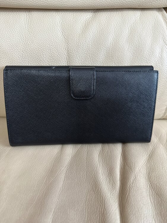 わかりません（ブランド財布・小物）の商品画像 - 査定依頼日：2025年4月12日 - 最高査定価格：3,000円