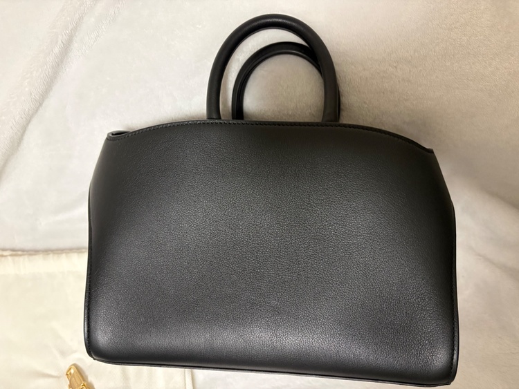 215975 768853（ブランドバッグ）の商品画像 - 査定依頼日：2026年4月6日 - 最高査定価格：115,000円