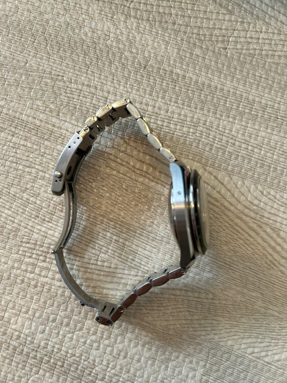 オメガ スピードマスター 326.30.40.50.04.001（高級時計）の商品画像 - 査定依頼日：2025年5月24日 - 最高査定価格：400,000円