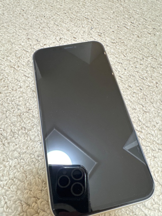 iPhone11（スマホ）の商品画像 - 査定依頼日：2025年10月14日 - 最高査定価格：27,000円