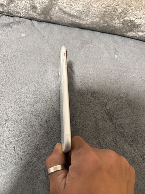 iPhoneXR 64GB SIMフリー（スマホ）の商品画像 - 査定依頼日：2026年2月20日 - 最高査定価格：12,000円