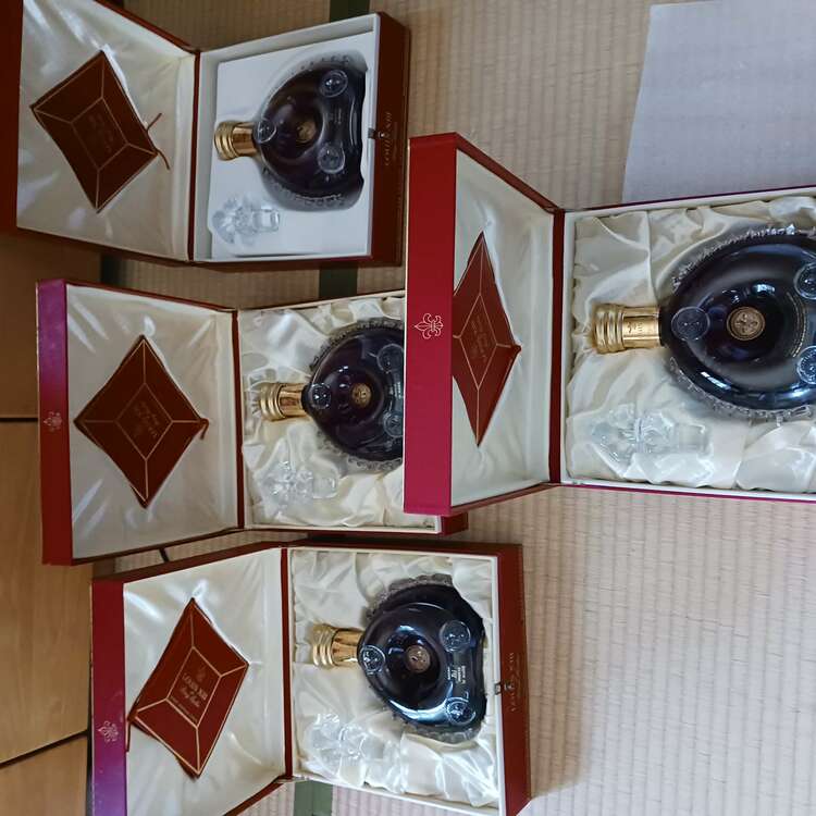 LOUIS　XIII（お酒）の商品画像 - 査定依頼日：2025年3月31日 - 最高査定価格：400,000円