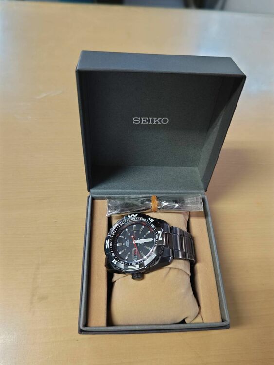 セイコー その他 セイコー5 スポーツ　SNZJ11J（高級時計）の商品画像 - 査定依頼日：2025年9月30日 - 最高査定価格：3,000円