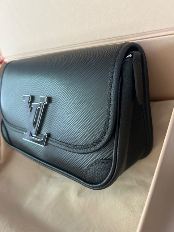 ビュシNM エピ ノワール  M59386（ブランドバッグ）の商品画像 - 査定依頼日：2025年8月22日 - 最高査定価格：200,000円