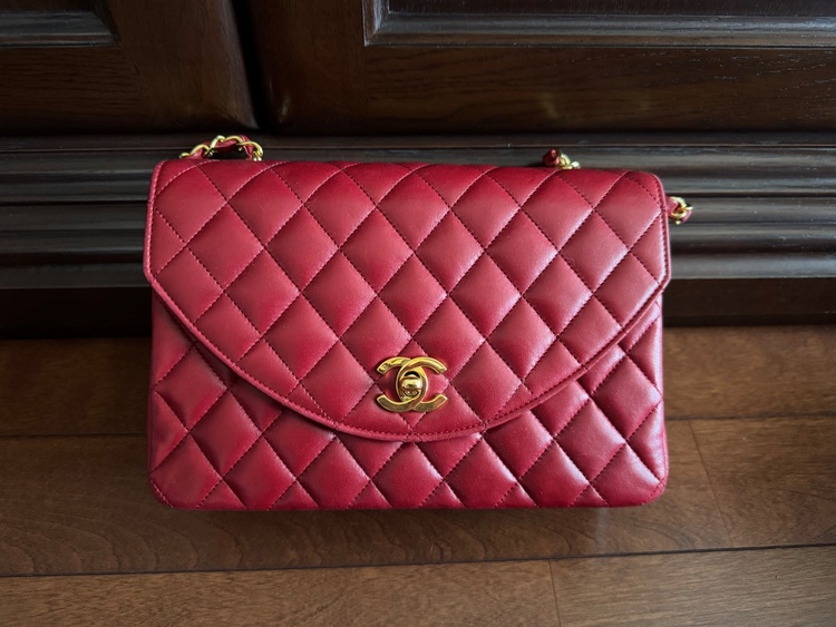 ショルダー（ブランドバッグ）の商品画像 - 査定依頼日：2025年12月13日 - 最高査定価格：80,000円