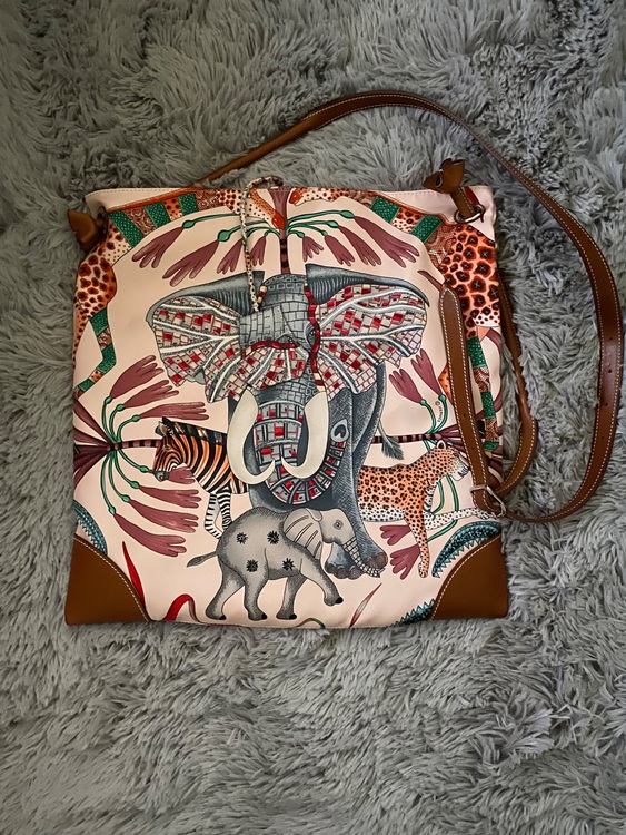 シルキーシティ（ブランドバッグ）の商品画像 - 査定依頼日：2025年9月10日 - 最高査定価格：120,000円