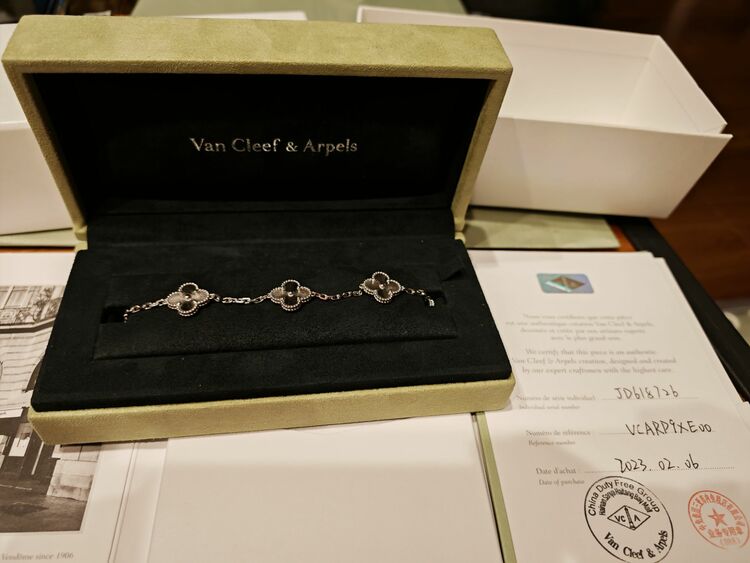 ヴァンクリーフアーペル ヴィンテージアルハンブラブレスレット ギヨシェ5モチーフ（宝石）の商品画像 - 査定依頼日：2025年10月3日 - 最高査定価格：900,000円