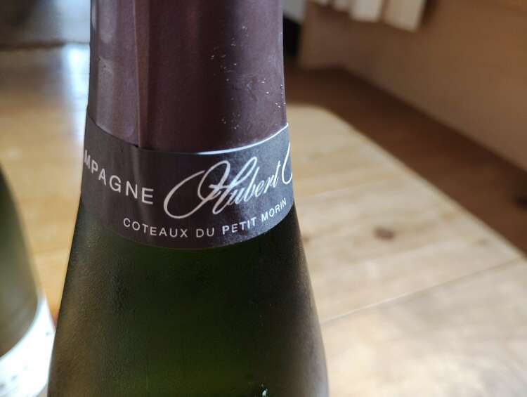 ユベール・ノワレ・ブリュット・オリジン 750ml （お酒）の商品画像 - 査定依頼日：2025年5月21日 - 最高査定価格：22,000円