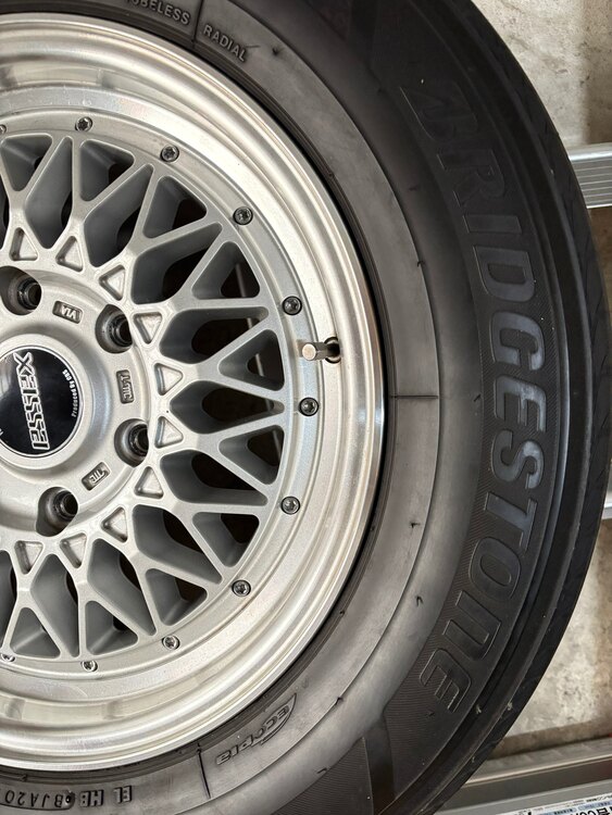 タイヤホイール（カー用品）の商品画像 - 査定依頼日：2025年4月2日 - 最高査定価格：10,000円