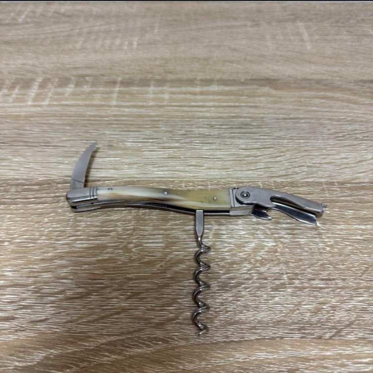 シャトーラギオール　ソムリエナイフ（美術品・骨董品）の商品画像 - 査定依頼日：2025年8月25日 - 最高査定価格：10,000円