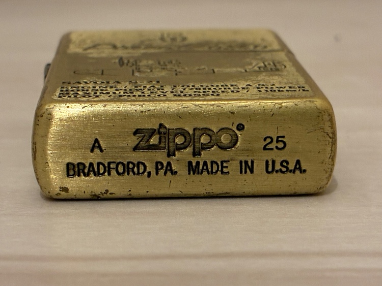 スタジオジブリ　紅の豚　ポルコ・ロッソ　ZIPPO（喫煙具）の商品画像 - 査定依頼日：2026年7月6日 - 最高査定価格：2,500円