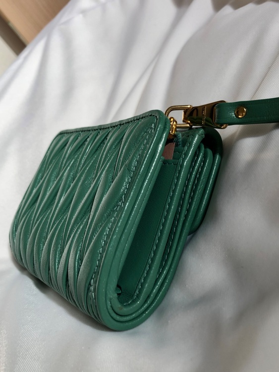 マテラッセ　三つ折り財布（ブランド財布・小物）の商品画像 - 査定依頼日：2025年11月29日 - 最高査定価格：100,000円