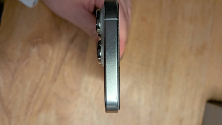 iPhone 16 Pro 512GB SIMフリー（スマホ）の商品画像 - 査定依頼日：2026年3月19日 - 最高査定価格：75,000円