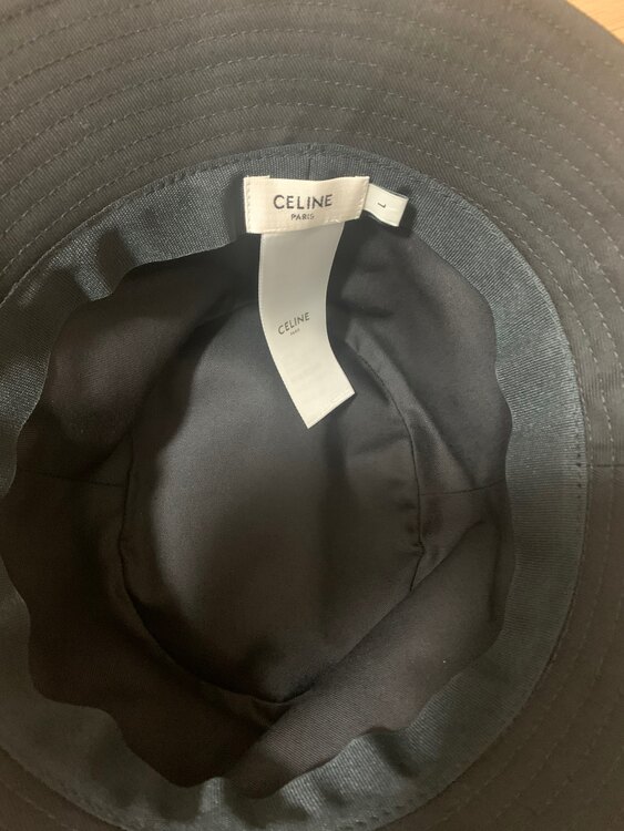 セリーヌバケットハット（古着・ファッション）の商品画像 - 査定依頼日：2025年4月1日 - 最高査定価格：10,000円