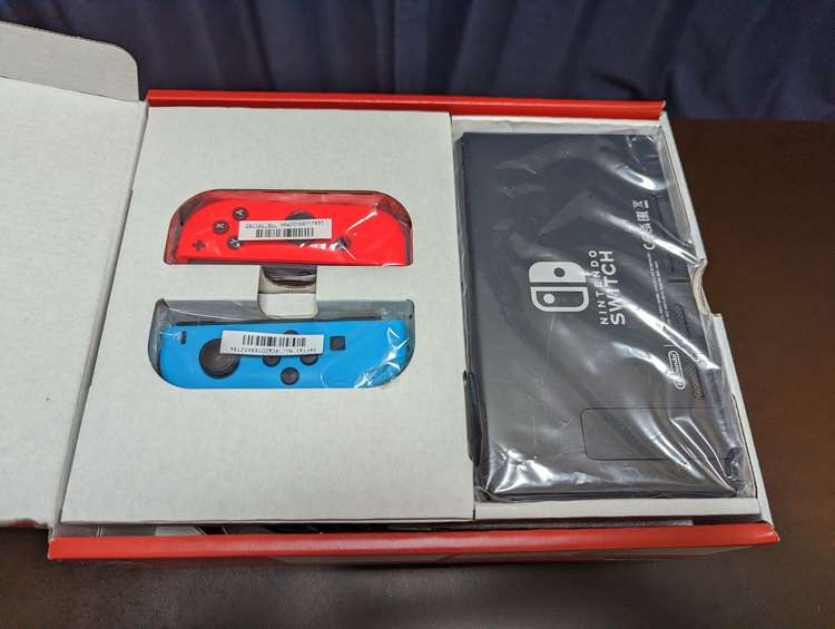 Nintendo Switch Joy-Con(L) ネオンブルー/(R) ネオ（ゲーム機本体・ゲームソフト）の商品画像 - 査定依頼日：2023年8月4日 - 最高査定価格：18,000円