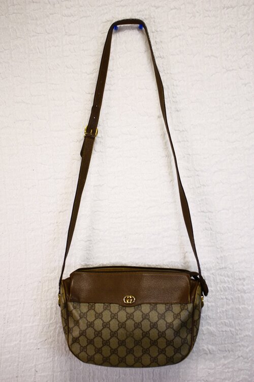 GUCCI GG キャンバス スプリーム ショルダーバッグ PVCレザー 001 58 0918（ブランドバッグ）の商品画像 - 査定依頼日：2026年10月15日 - 最高査定価格：10,000円