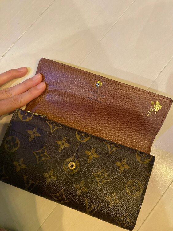 長財布（ブランド財布・小物）の商品画像 - 査定依頼日：2025年3月18日 - 最高査定価格：11,600円