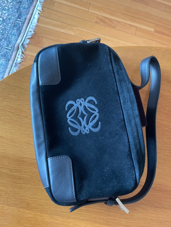 ロエベです。商品は写真のとおり（ブランドバッグ）の商品画像 - 査定依頼日：2025年9月10日 - 最高査定価格：20,000円